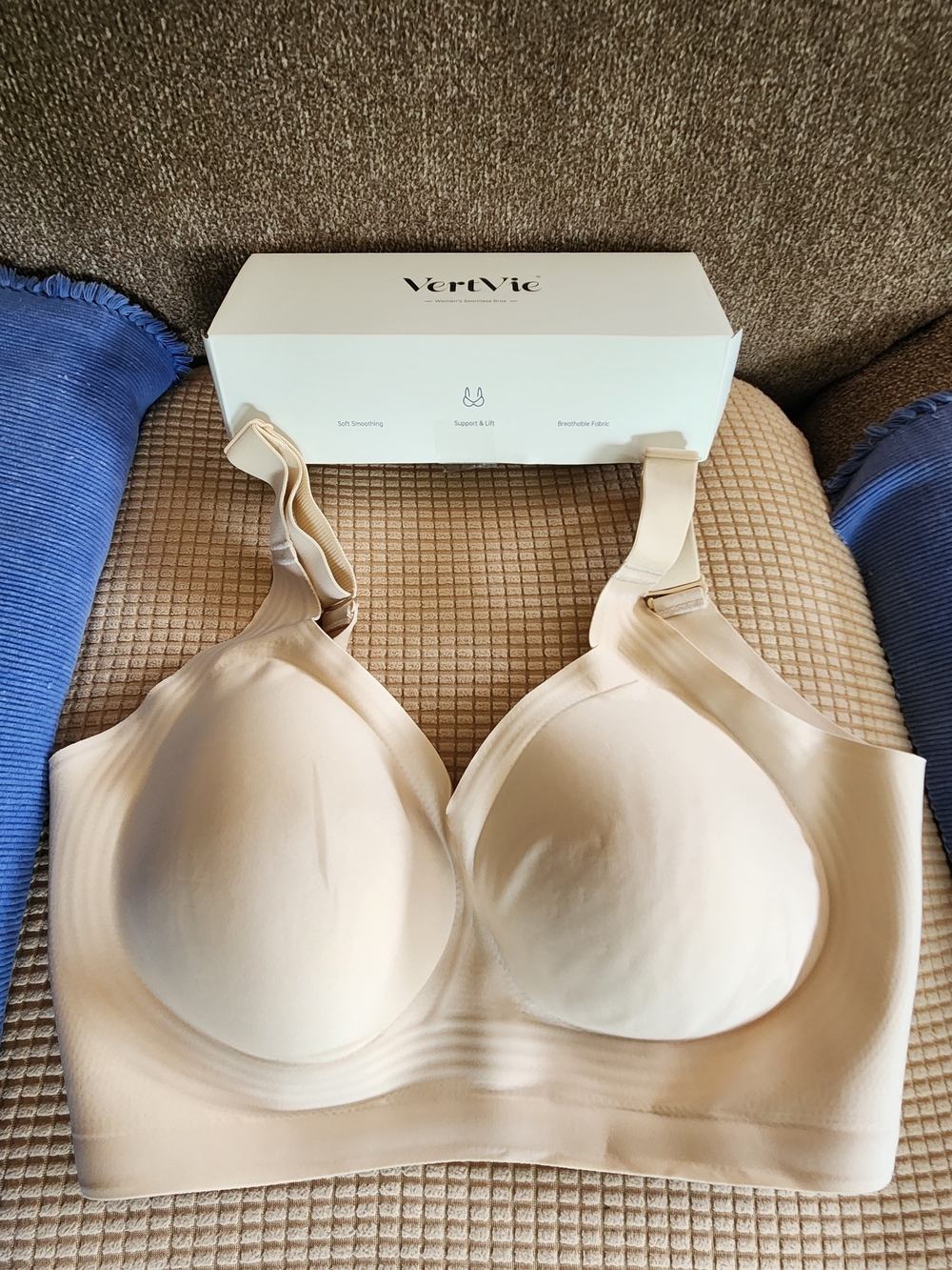 NEW VertVie Smooth Nude Seamless Support Bra size 36DDD